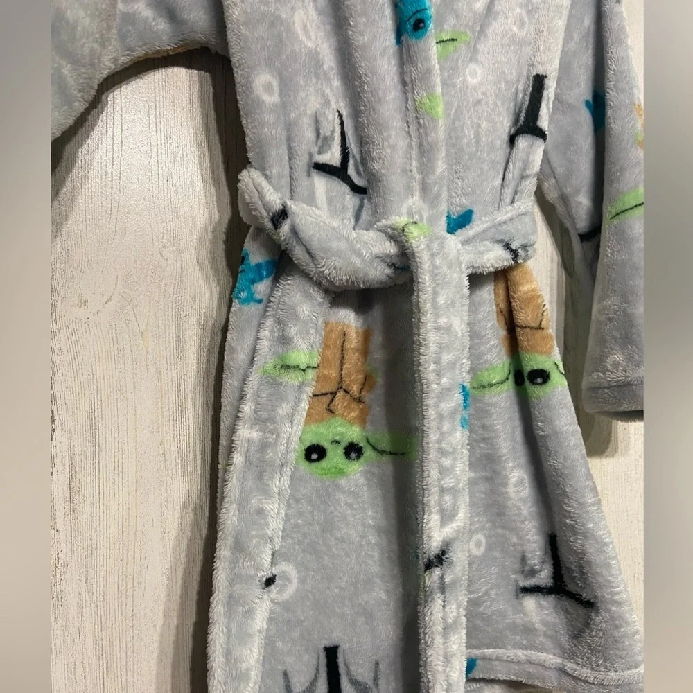 Little Boys Star Wars Grey Baby Yoda Soft Robe Small 6